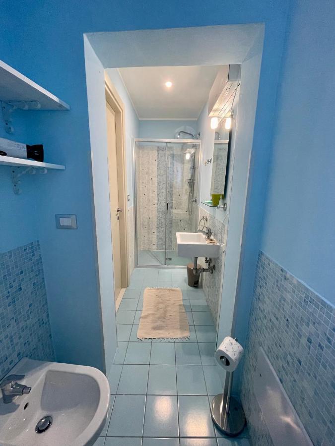 4 Balconi Rooms Paladini B&B E Appartamenti เลชเช ภายนอก รูปภาพ