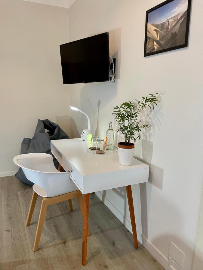 4 Balconi Rooms Paladini B&B E Appartamenti เลชเช ภายนอก รูปภาพ