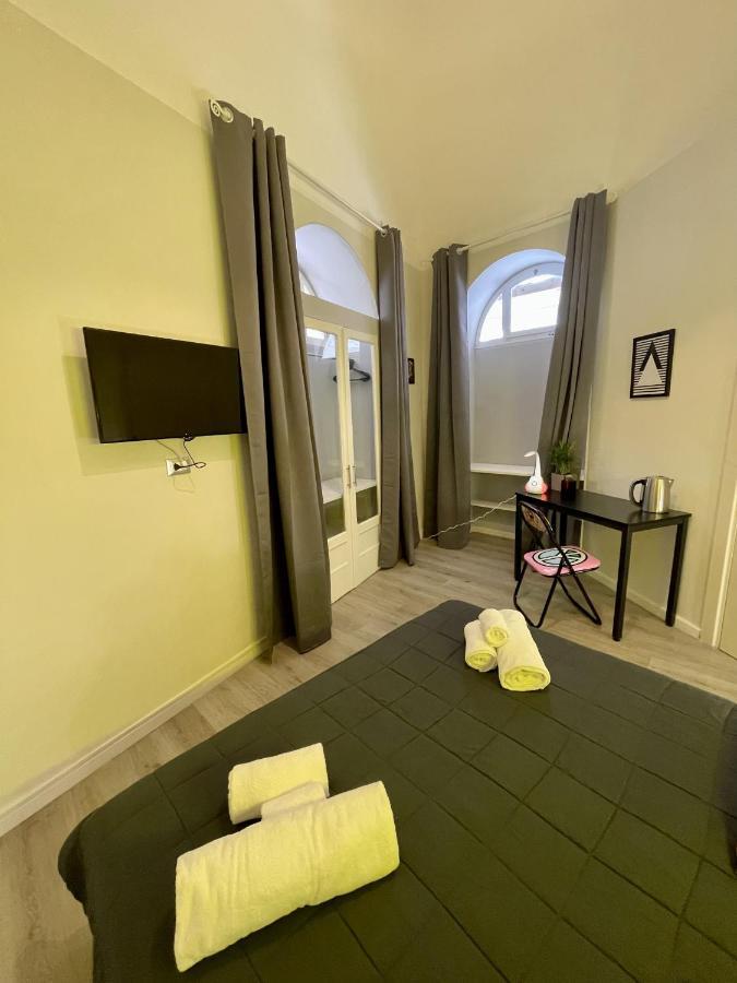 4 Balconi Rooms Paladini B&B E Appartamenti เลชเช ภายนอก รูปภาพ