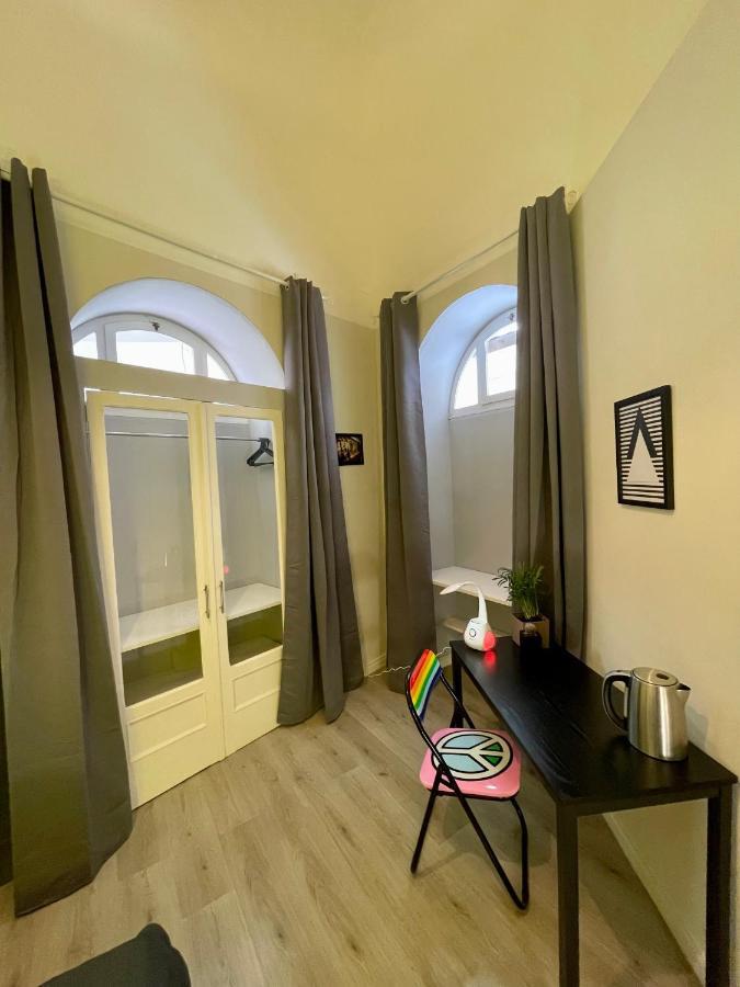 4 Balconi Rooms Paladini B&B E Appartamenti เลชเช ภายนอก รูปภาพ