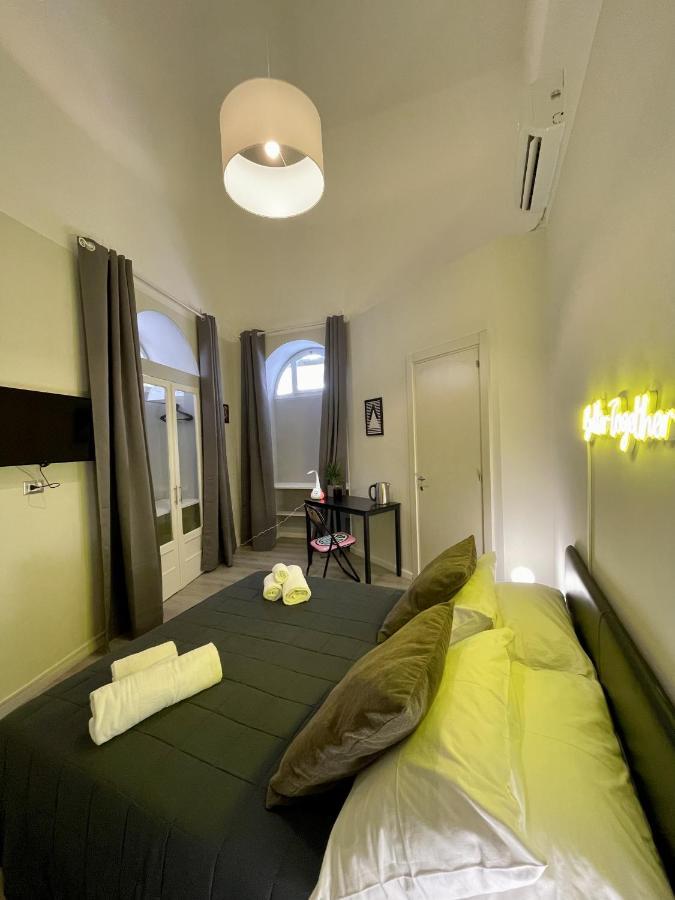 4 Balconi Rooms Paladini B&B E Appartamenti เลชเช ภายนอก รูปภาพ