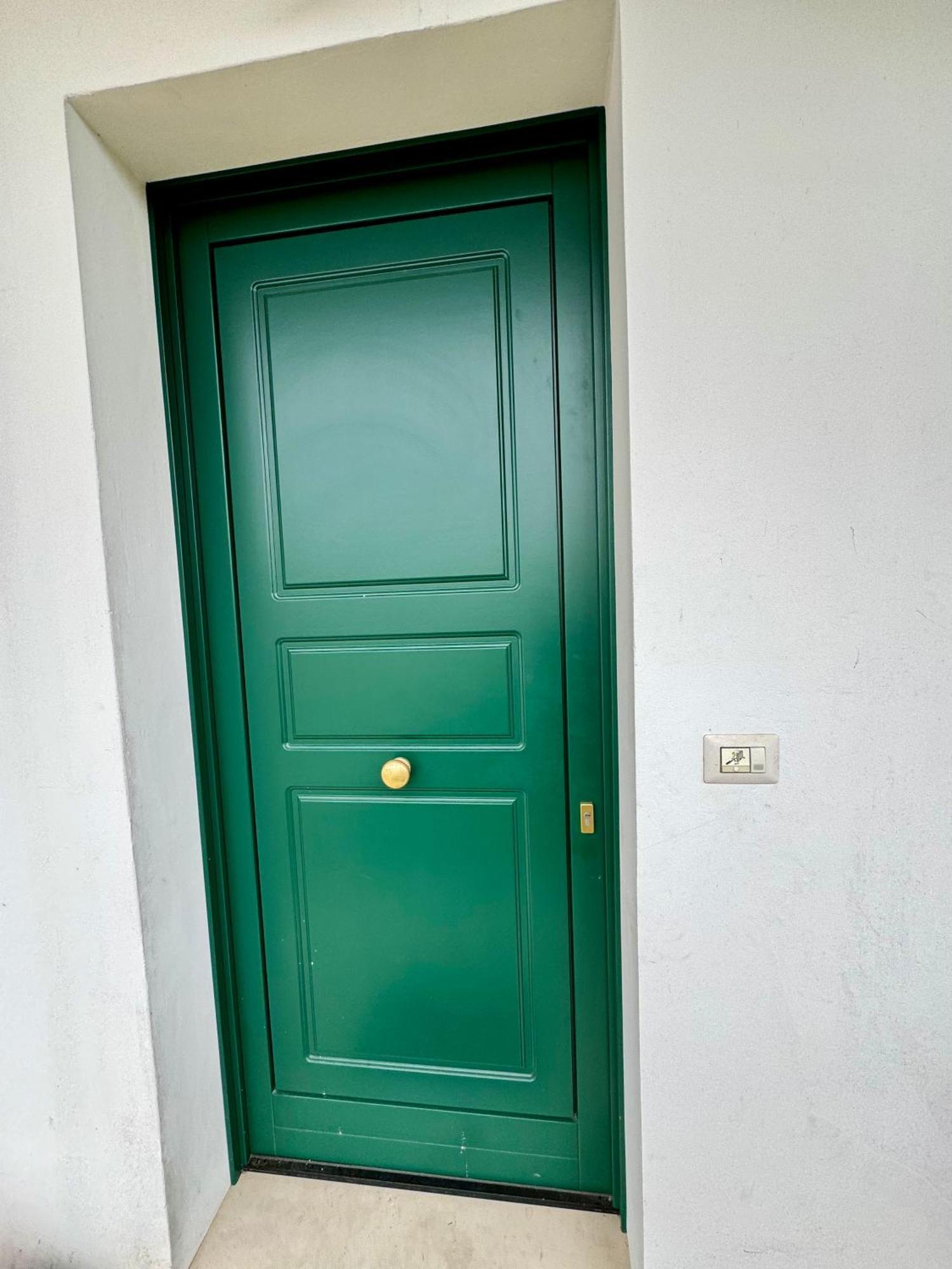 4 Balconi Rooms Paladini B&B E Appartamenti เลชเช ภายนอก รูปภาพ