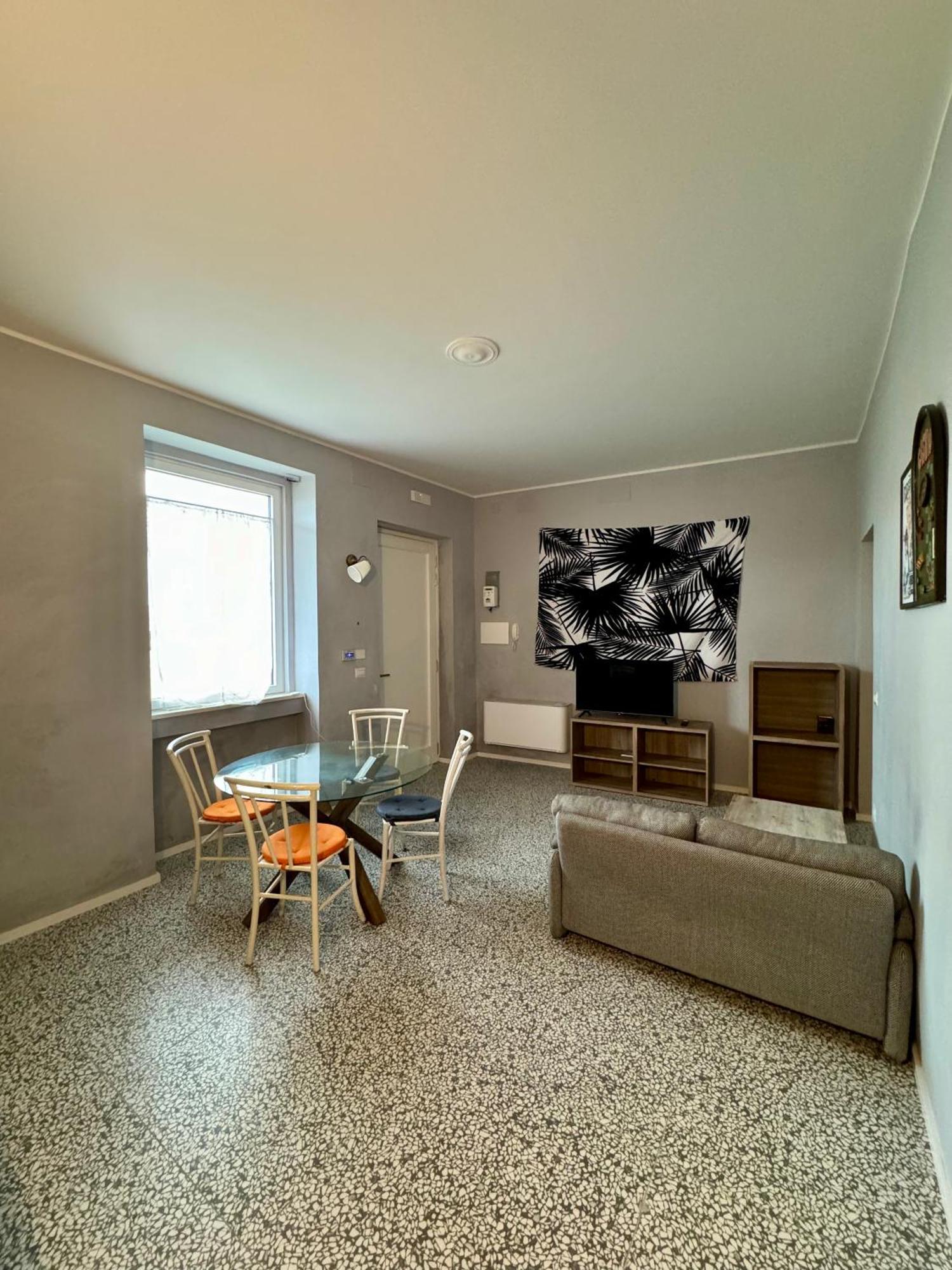 4 Balconi Rooms Paladini B&B E Appartamenti เลชเช ภายนอก รูปภาพ